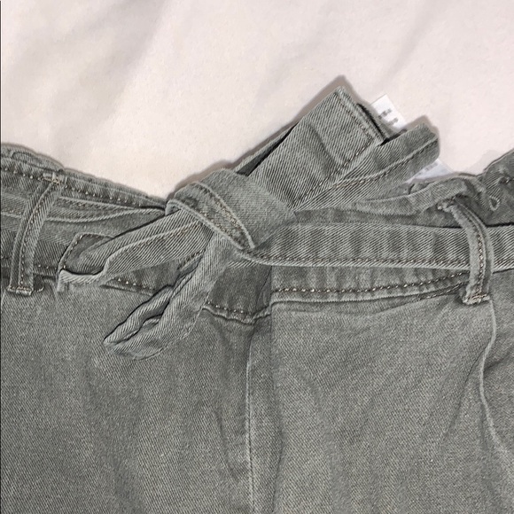 Abercrombie and Fitch olive shorts - Picture 5 of 5